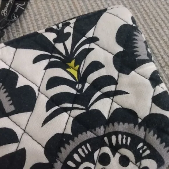 NWOT VERA BRADLEY Black, White & Yellow Zippered Coin Purse 3.5 x 5 inches - Picture 7 of 8